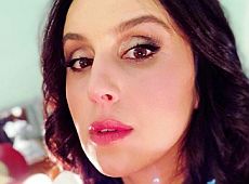 Місяць материнства: Джамала показалася з сином на руках 