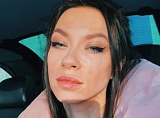 Дружина Ступки показала, як привчає доню до прекрасного 