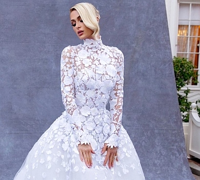 Заквітчане диво від Oscar de la Renta та міні для запальних танців: неймовірні весільні луки Періс Хілтон. ФОТО