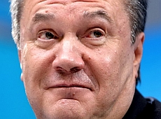 Регіональний бомонд і Черновецький на дні народження Януковича