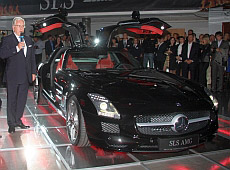 Крилатий спорт-кар Mercedes-benz представили у Києві