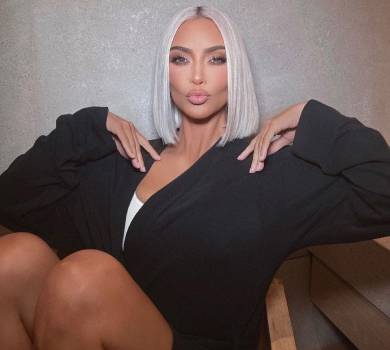 Кардашян у бікіні й ботфортах показала гламурний воркаут