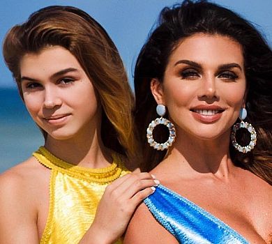 Жовта й блакитна: Седокова з дочкою знялися на тлі моря