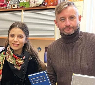 Жадана, який подав на розлучення, помітили за ручку із Соловій. ФОТО