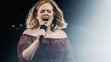 Нова фігура, нова робота: Адель у total jeans анонсувала свою появу на ТБ