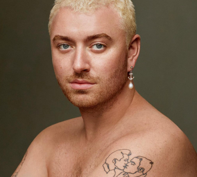 Розпусні танці, катання на люстрі та корсети від Фролова: Таню Муіньо зняла яскравий кліп для Сема Сміта