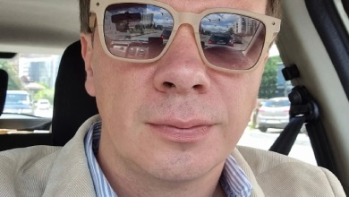 Уся сума - на допомогу Україні: Комаров у свій день народження влаштував аукціон з продажу автівки