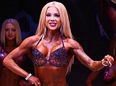 Крук у бікіні похвалилася Кубком України з фітнесу. ФОТО