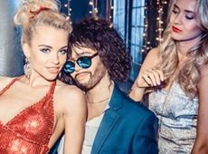 Бородата Гросу в кліпі поклеїла дівчат заради алкоголю. ВІДЕО