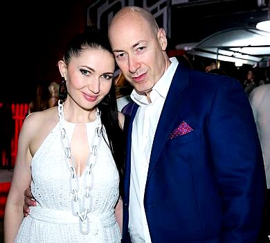 Дружина Гордона засвітила вагітний живіт із його сьомим нащадком 