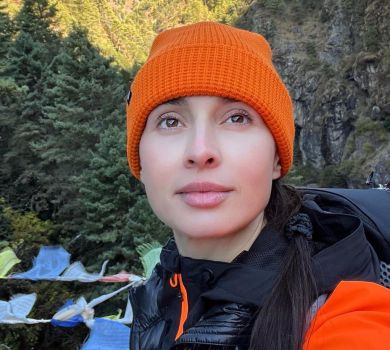 Ярославська у Непалі всілася над прірвою на висоті 4 км