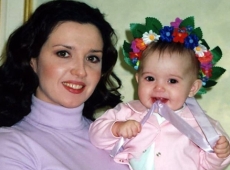 Марченко привітала доньку світлинами у соцмережі 