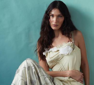 Белла Хадід у спортзалі похизувалася розтяжкою та наробила звабливих ФОТО