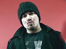 Фагот і ще сім чоловіків привітали жінок з 8-м березня. ВІДЕО