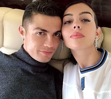 Називають її матусею: дівчина Роналду показала зворушливе ВІДЕО з його дітьми