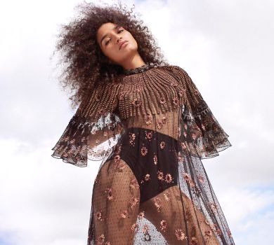 Від жертви секс-трафіку до зірки серіалу: транс-красуня Індія Мур знялася для глянцю