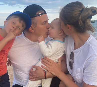 Осадча на 1-річчя сина показала його личко, а Горбунов перелічив перші слова малюка. ФОТО