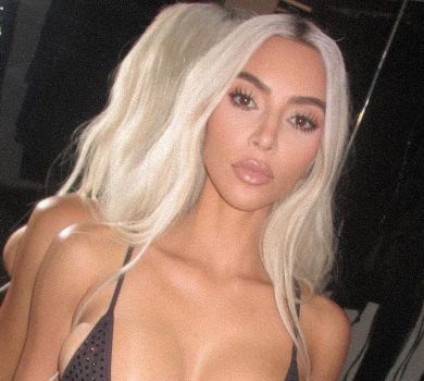 Кардашян виставила принади у крихітному спідньому свого бренду. ФОТО