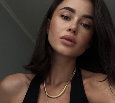 Трохи підсушилася: Парфільєва знялася у спідньому та назвала свою вагу