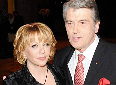 Ющенко порушив правила дорожнього руху, а його жінки показали декольте