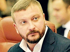 Міністр Петренко взявся виправдовуватися за дорогий відпочинок у Туреччині