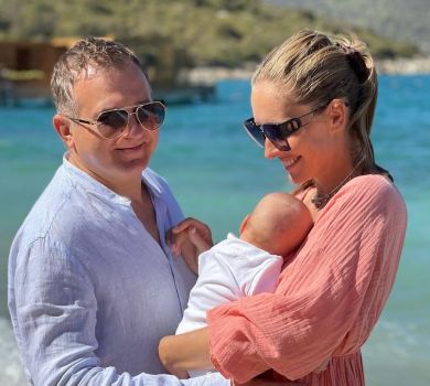 Осадча з Горбуновим та 2-місячним сином показали пляжну ідилію. ФОТО  