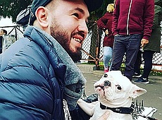 Бетмен Лозовий увірвався в Instagram зі світлинами песиків