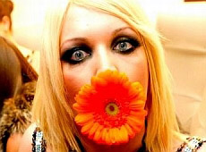 Монро у день народження чаклує над фаршмаком