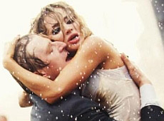 Лобода втекла з-під вівтаря та кинулася на рейки