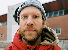 Страшенно смішно: Дорн у літаку позбиткувався з плачу дитини. ВІДЕО