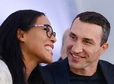 Кличку-молодшому приписали роман із зіркою жіночого боксу. ФОТО