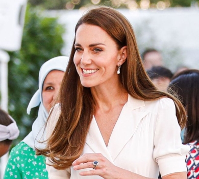 Доньки-матері: теща принца Вільяма вийшла в люди у сукні Кейт Міддлтон