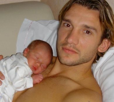 Не віриться, що тобі 17: дружина Шевченка привітала сина архівними фото 