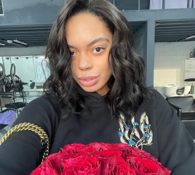 Найкрасивіша форма: вагітна ексучасниця Холостяка Делі показалася у напівпрозорому луці. ФОТО