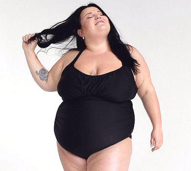 Alyona Alyona попозувала в купальнику та капцях. ФОТО 