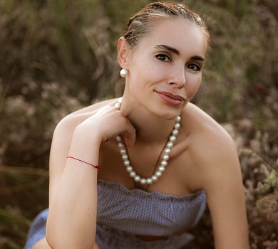  Дочка Ющенка знялася в ретро-купальниках власного дизайну 