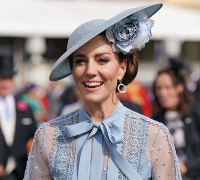 Дежа вю: Кейт Міддлтон на традиційній вечірці Букінгемського палацу вигуляла лук 2019-го року