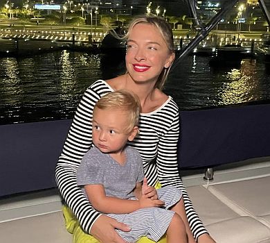 Фролова показалася з тими, хто змінив її долю завдяки випадковому лайку. ФОТО