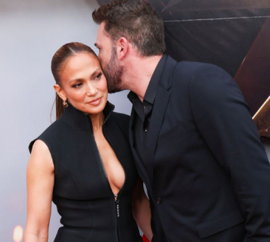 Лопес у мережі помилувалася голим торсом Аффлека. ФОТО