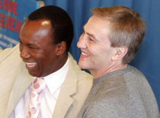 Черновецький став мером усієї України і заявив, що краще за нього співає лише Бог