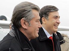 Ющенко і Саакашвілі вдяглися, як сестри-близнючки