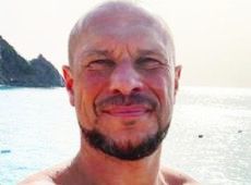 Кива в Туреччині похвалився дочкою-копом в купальнику. ФОТО