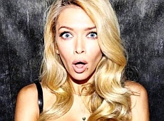 Брежнєва показала вагітний живіт і дочок догори дригом. ФОТО