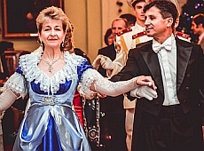 Як кримська аристократія танцювала на казковому балу. ФОТО