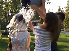 Порошенки прийняли крижану естафету. ВІДЕО