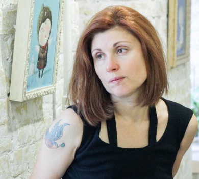 Відплакала і відрізала волосся: Гапчинська розказала про чоловіка у ЗСУ і розграбований будинок під Києвом