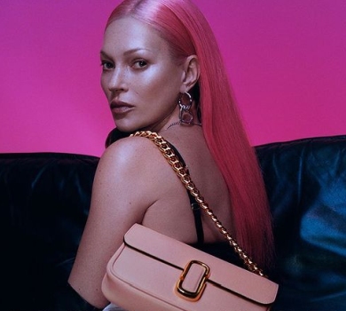 Привіт із 90-х: Кейт Мосс із рожевим волоссям попозувала для модного кампейну