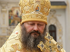 Намісник Лаври живе чернечим життям у розкішному маєтку під Києвом