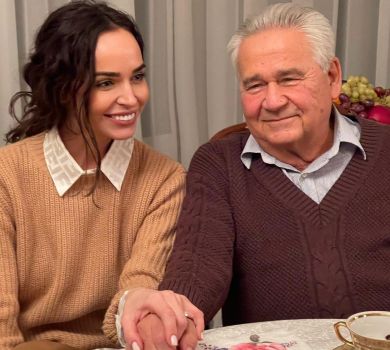 Фокіна розказала про зруйнований ракетою будинок та показала батьків із дідусем у підвалі