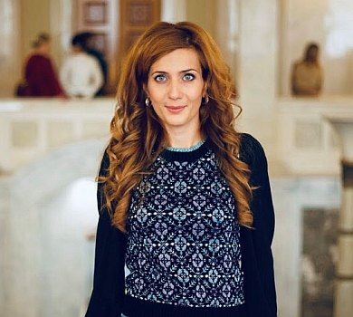 Депутатка від ОПЗЖ Славицька вигуляла в Раду сумку за 70 тисяч